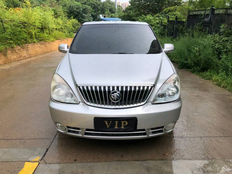 青岛11年别克GL81