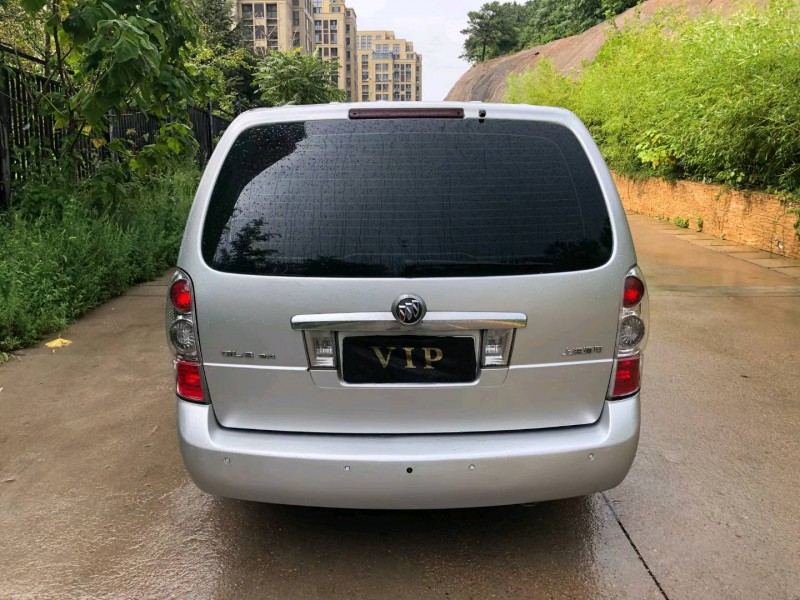 青岛11年别克GL89