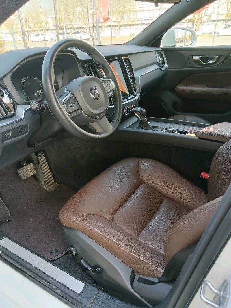 保定20年沃尔沃S60L5