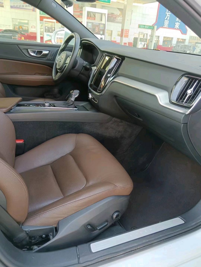 保定20年沃尔沃S60L6