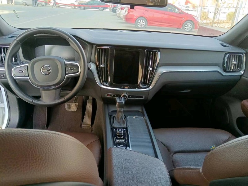 保定20年沃尔沃S60L8