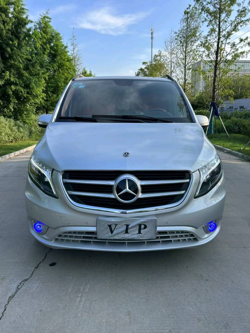 宿迁17年奔驰威霆1