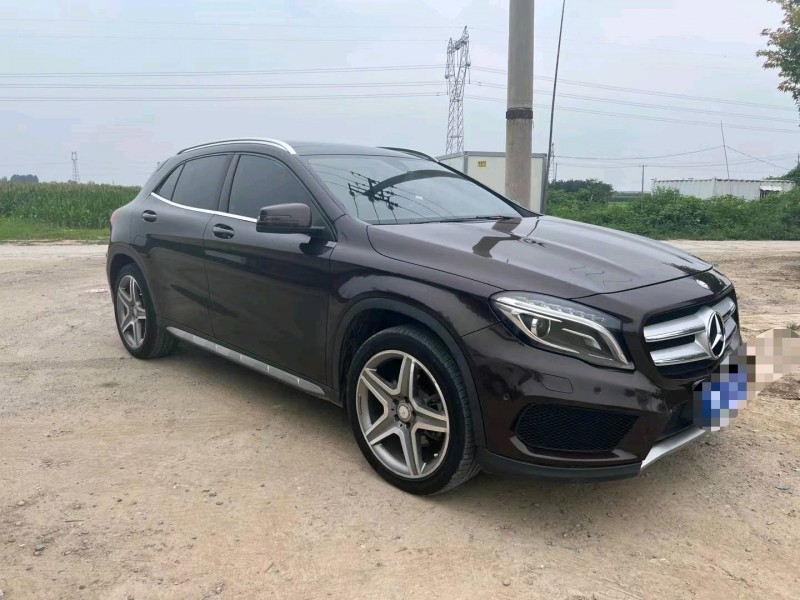 保定17年奔驰GLA3