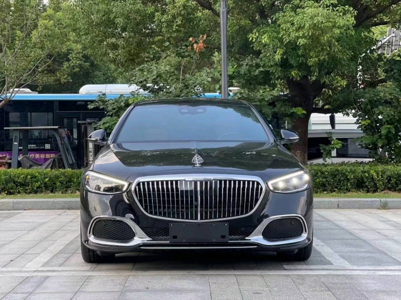 临沂22年奔驰迈巴赫S级1