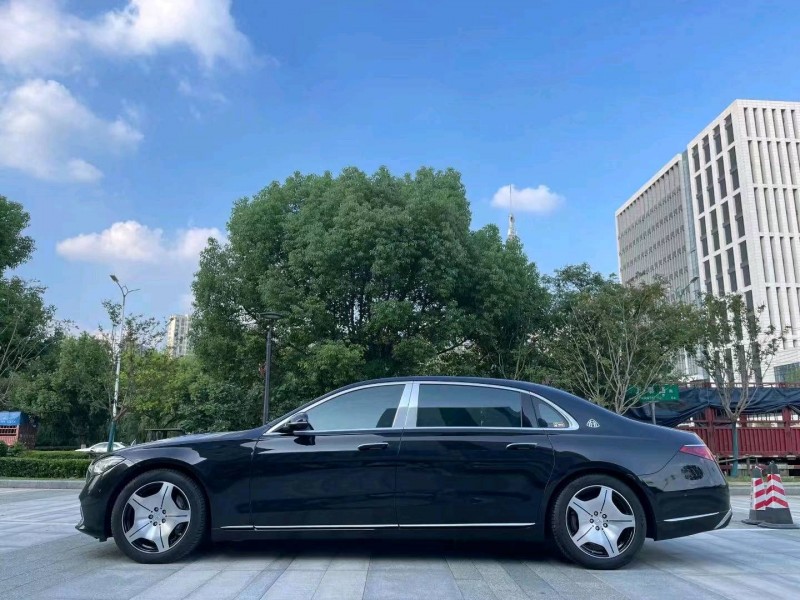 临沂22年奔驰迈巴赫S级3