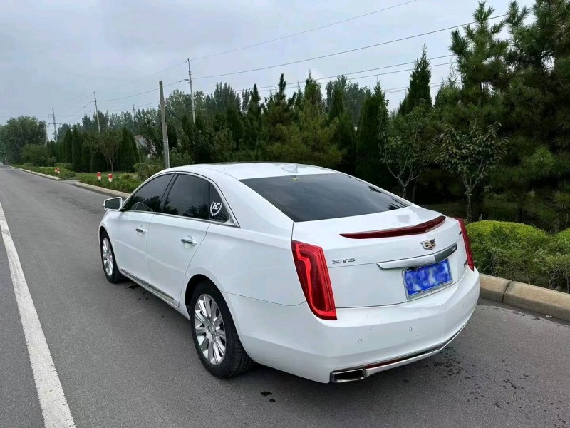 枣庄17年凯迪拉克XTS6