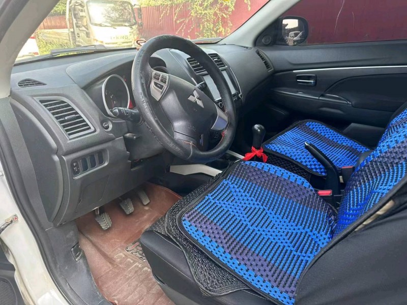 保定16年三菱劲炫6