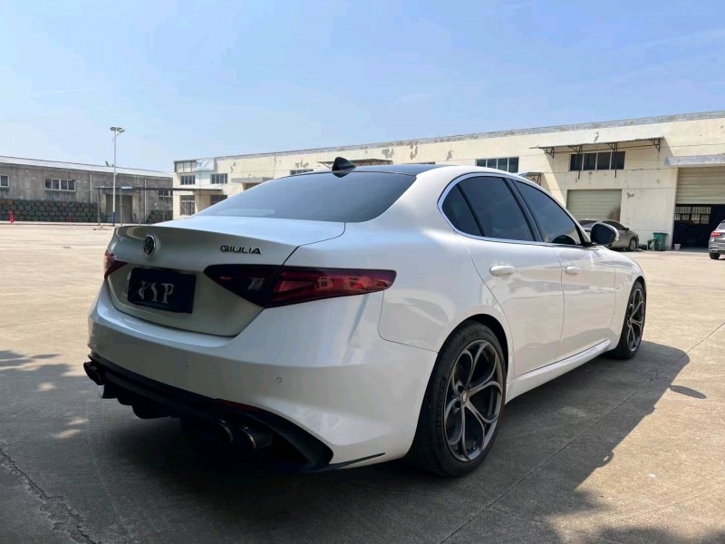 宿迁19年阿尔法·罗密欧Giulia5
