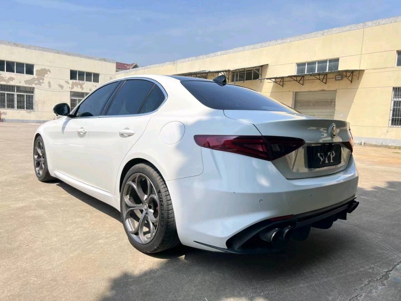 宿迁19年阿尔法·罗密欧Giulia6