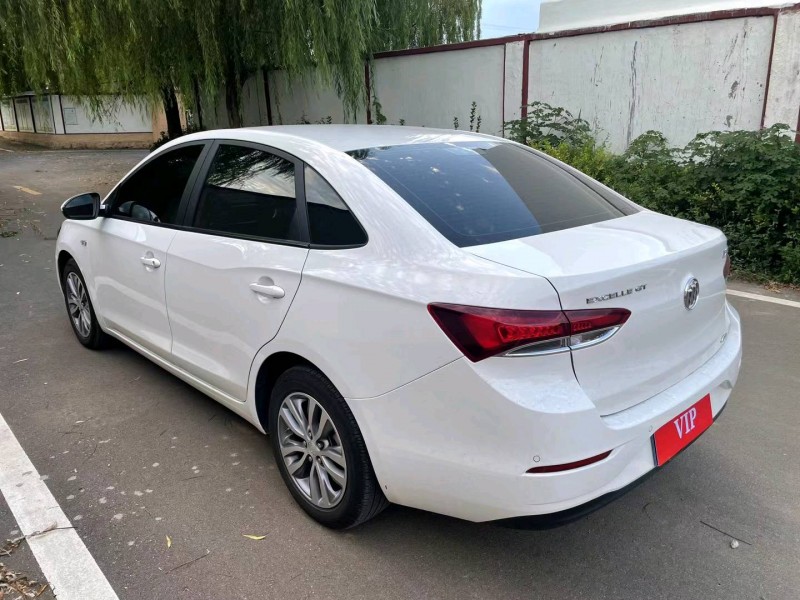 青岛23年别克英朗3