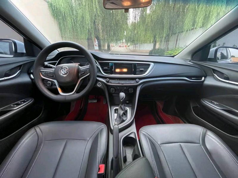 青岛23年别克英朗8