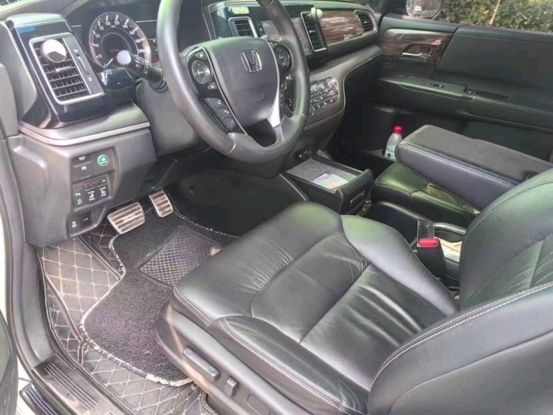 济南18年本田艾力绅8