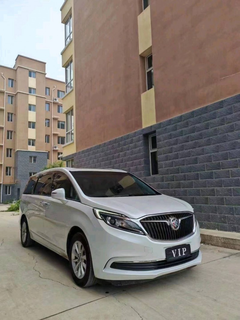 石家庄19年别克GL82