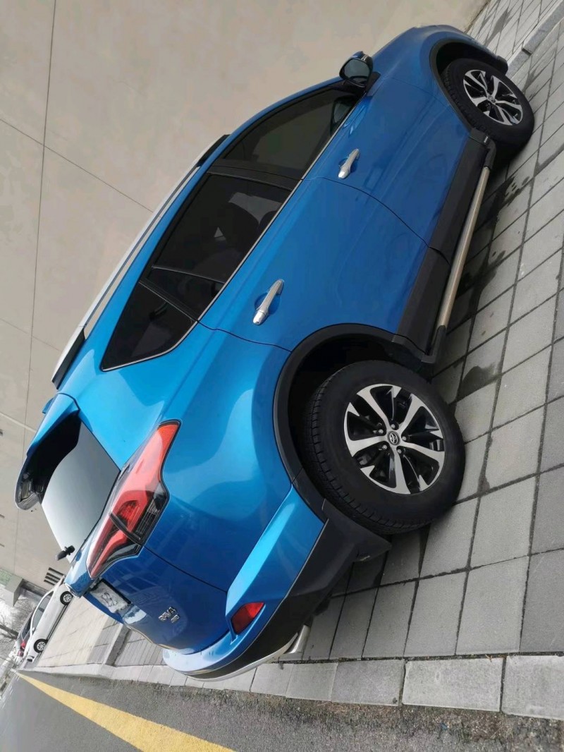 沈阳16年丰田RAV48
