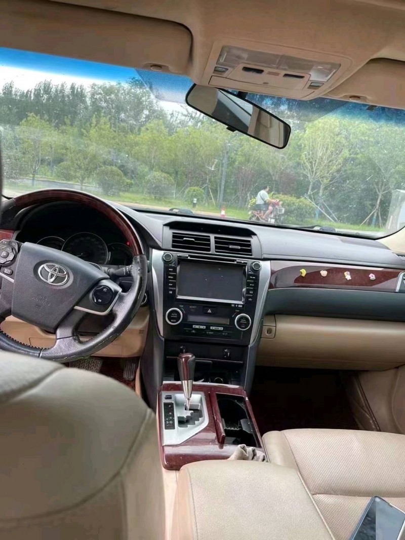 济南12年丰田凯美瑞8