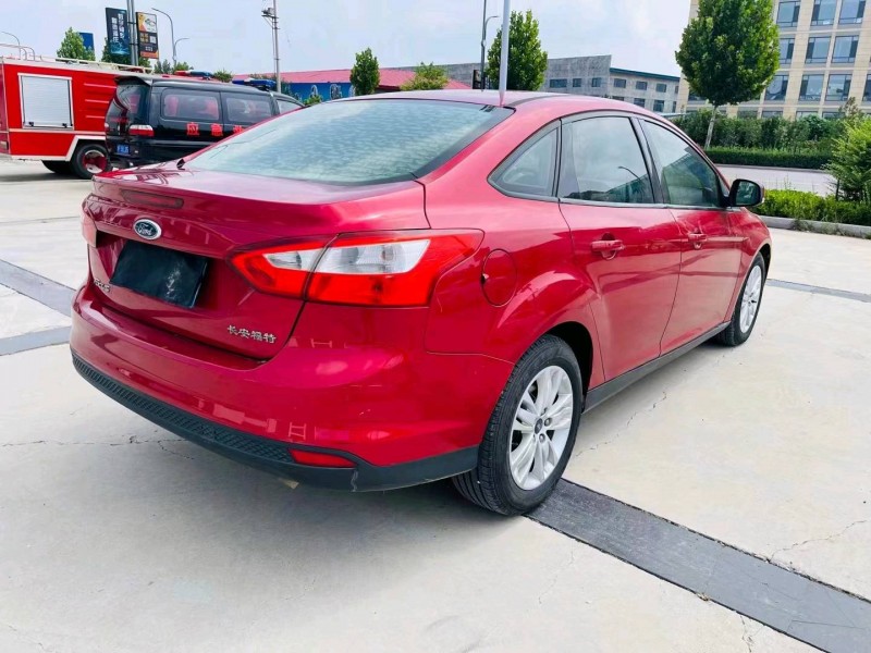 济南15年福特福克斯8