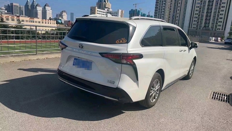 济南22年丰田塞纳4