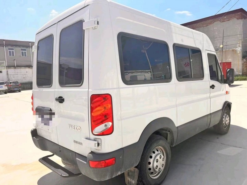 保定17年依维柯Iveco VISION7