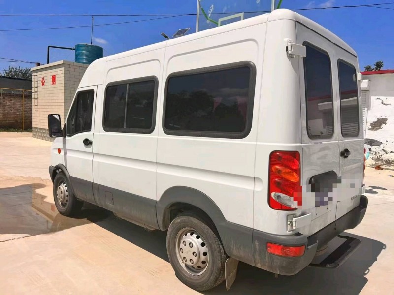 保定17年依维柯Iveco VISION8