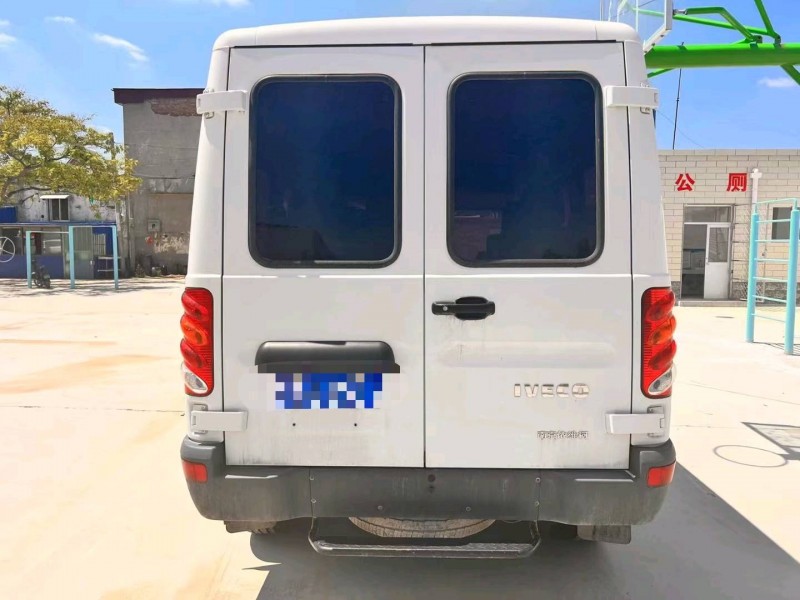 保定17年依维柯Iveco VISION9