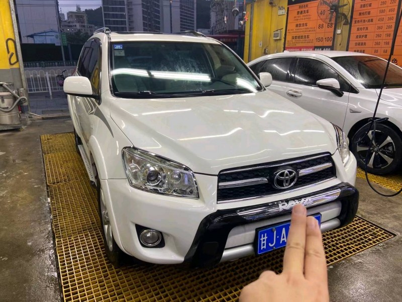 广州09年丰田RAV41