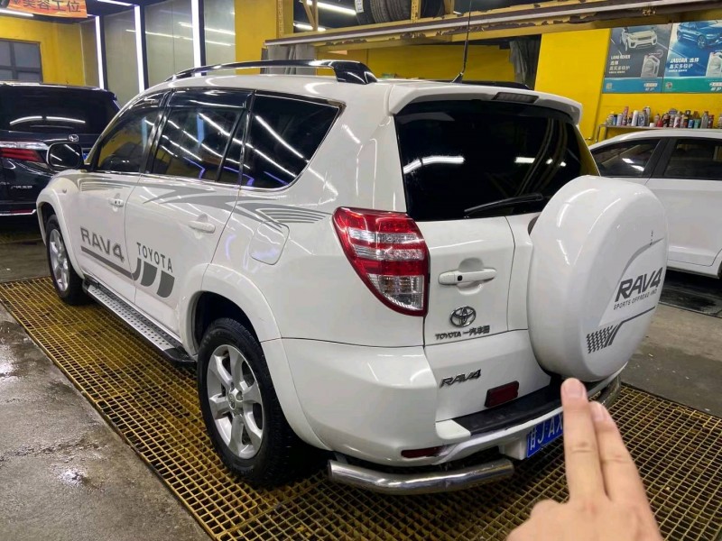 广州09年丰田RAV43