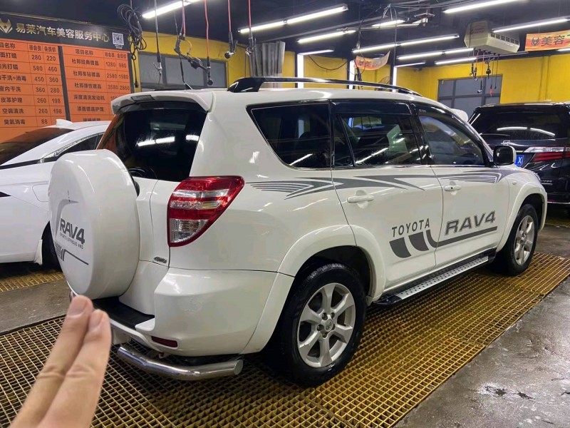 广州09年丰田RAV44
