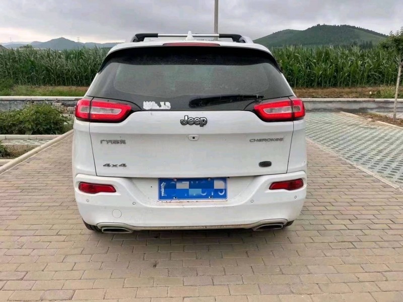 东营18年Jeep自由光2