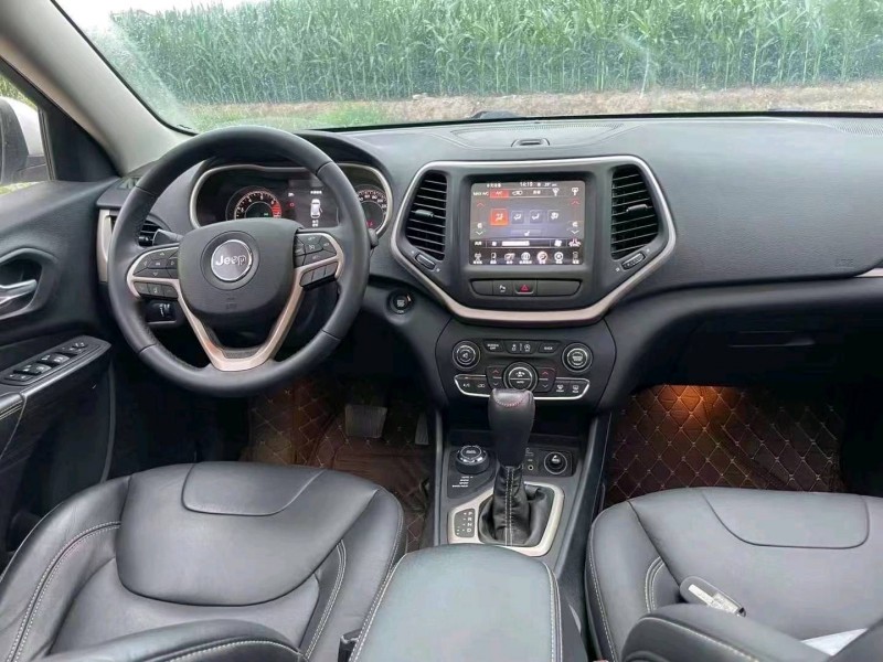 东营18年Jeep自由光5