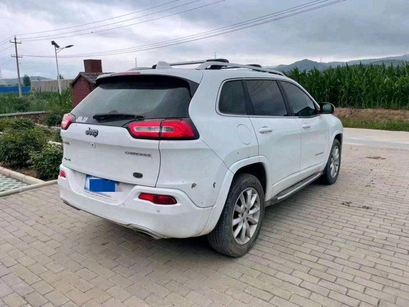 东营18年Jeep自由光6