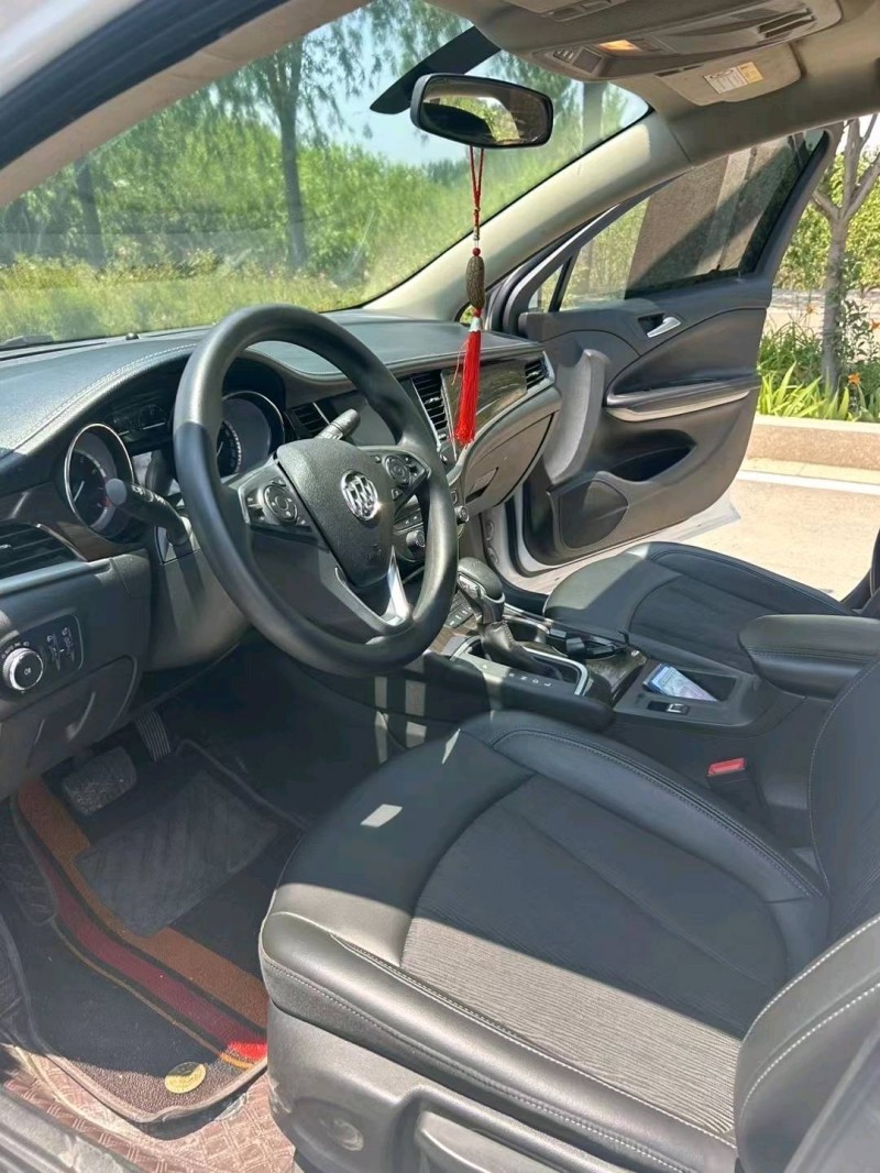 枣庄19年别克威朗4