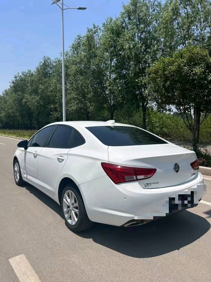 枣庄19年别克威朗8