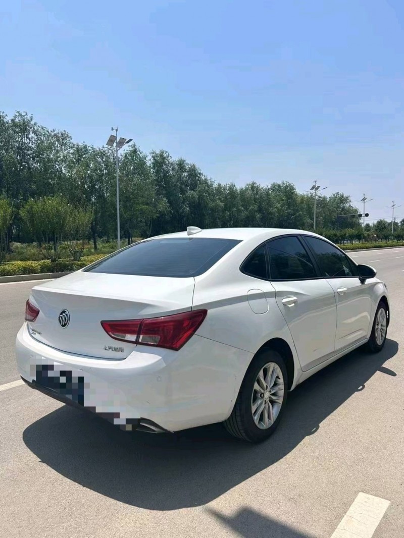 枣庄19年别克威朗9