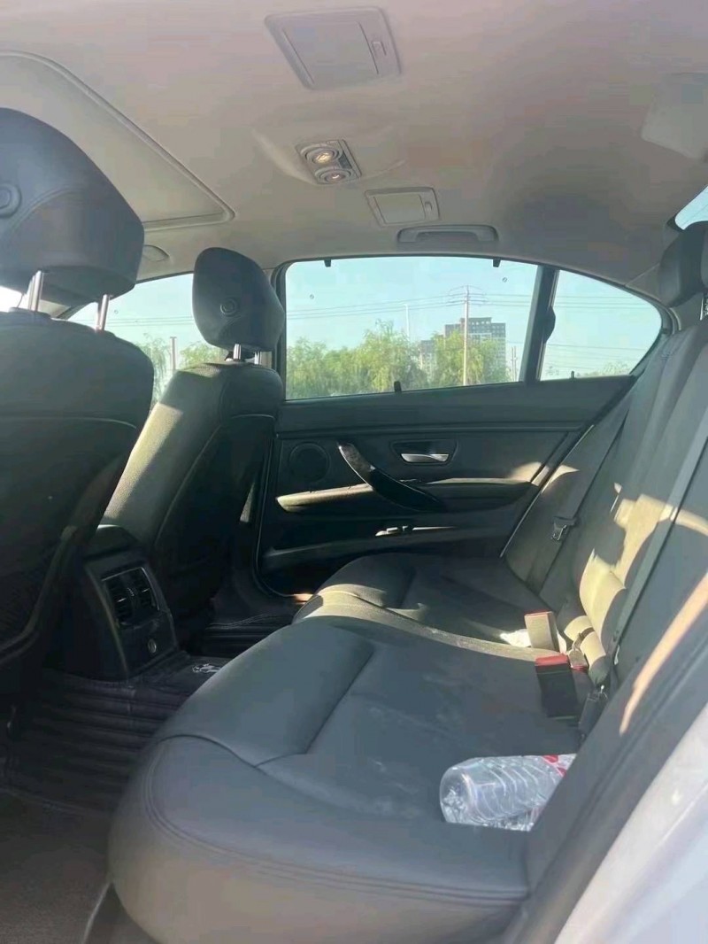 济南17年宝马3系8