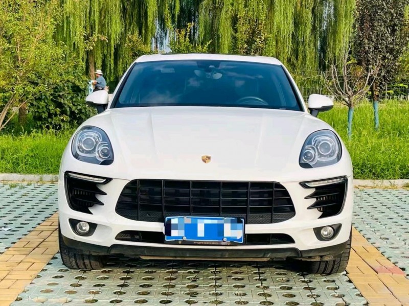 东营17年保时捷Macan1