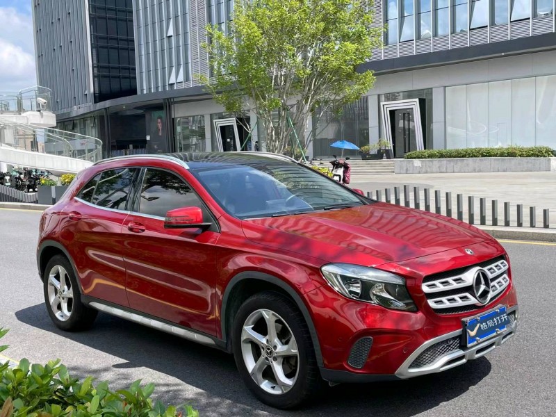 深圳18年奔驰GLA2