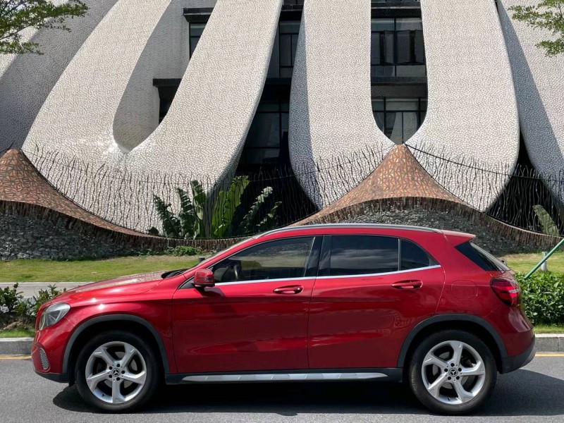 深圳18年奔驰GLA7