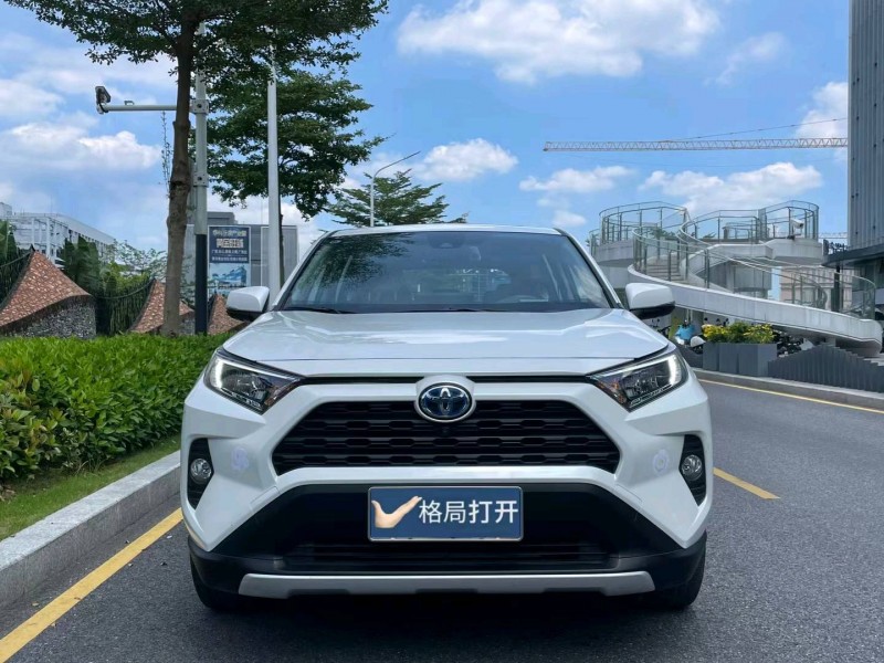 深圳22年丰田RAV4荣放1