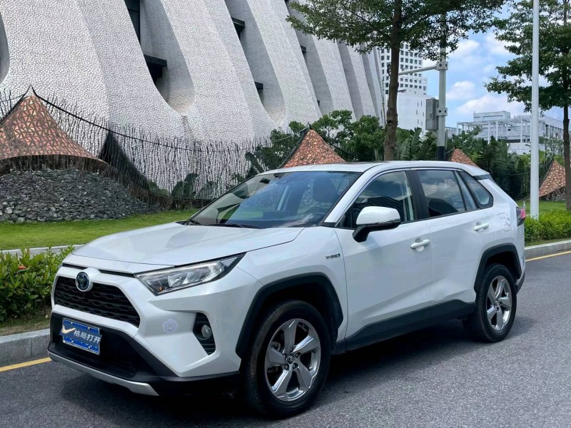 深圳22年丰田RAV4荣放3
