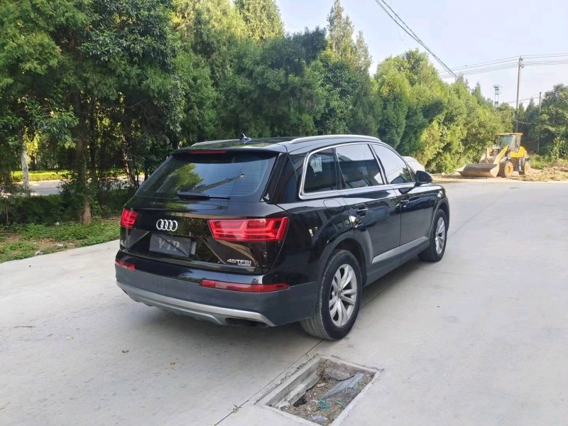 秦皇島18年奧迪Q77