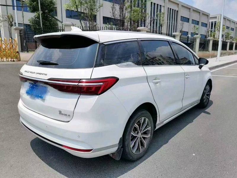 汕头21年比亚迪宋MAX8