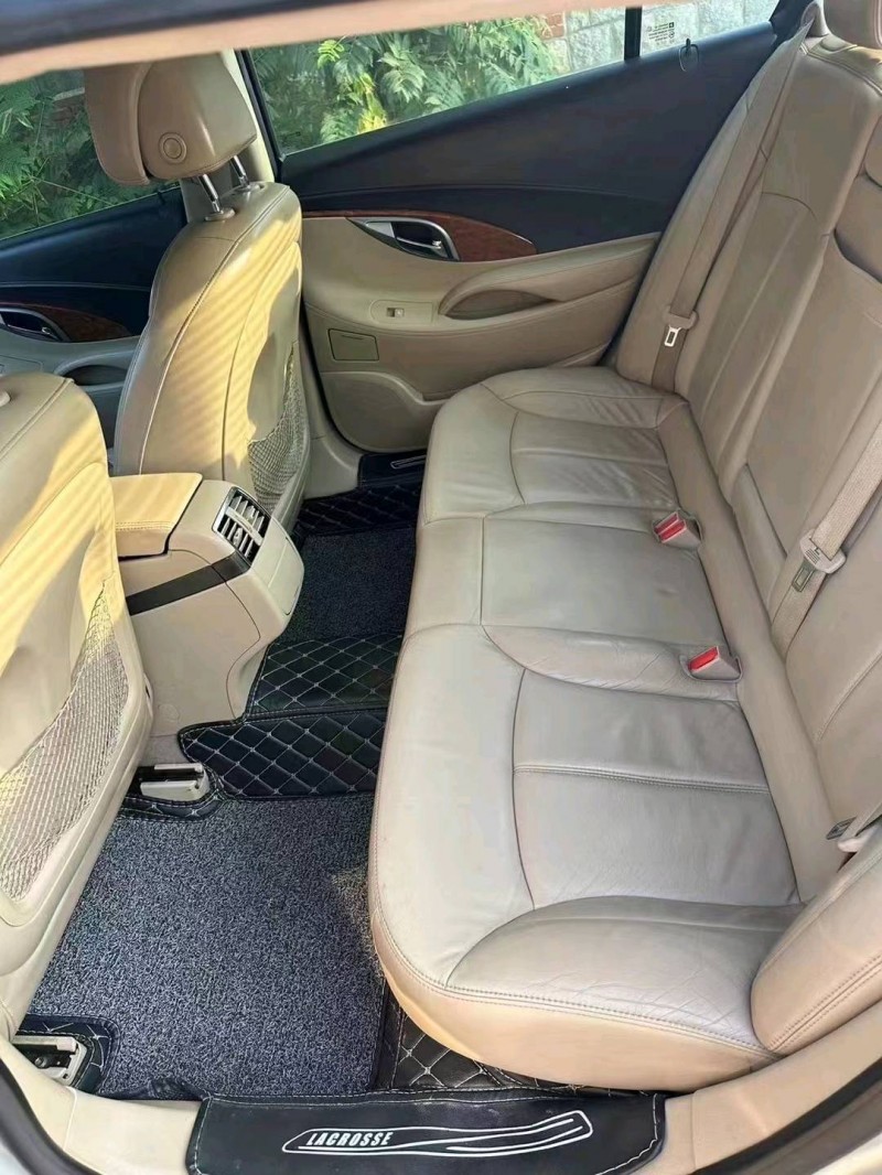 枣庄10年别克君越8