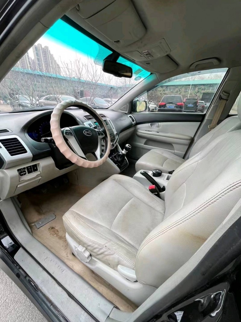 沈阳15年比亚迪S68