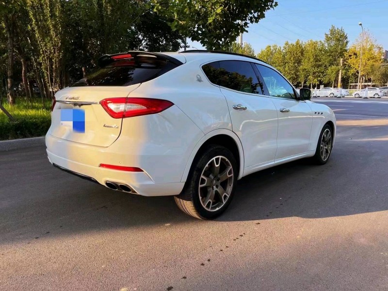 东营17年玛莎拉蒂Levante4