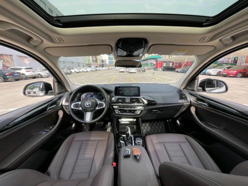 广州19年宝马X36