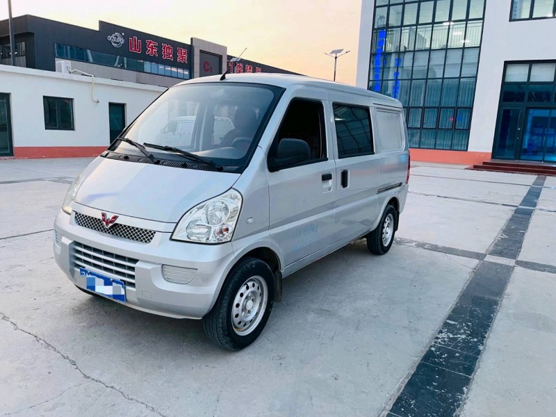 東營16年五菱汽車榮光2