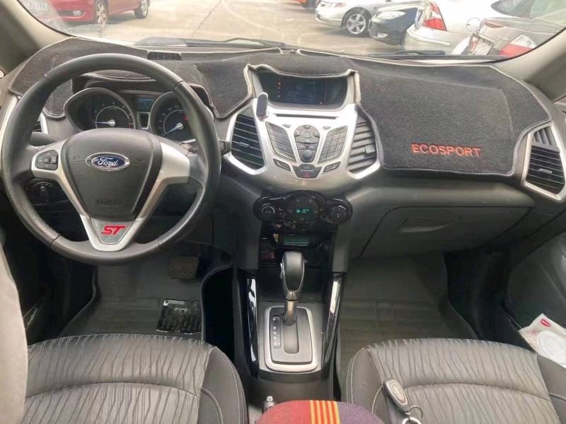 常州14年福特翼搏8