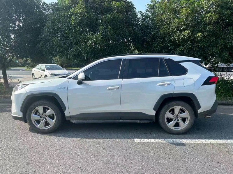 衡阳21年丰田RAV4荣放3