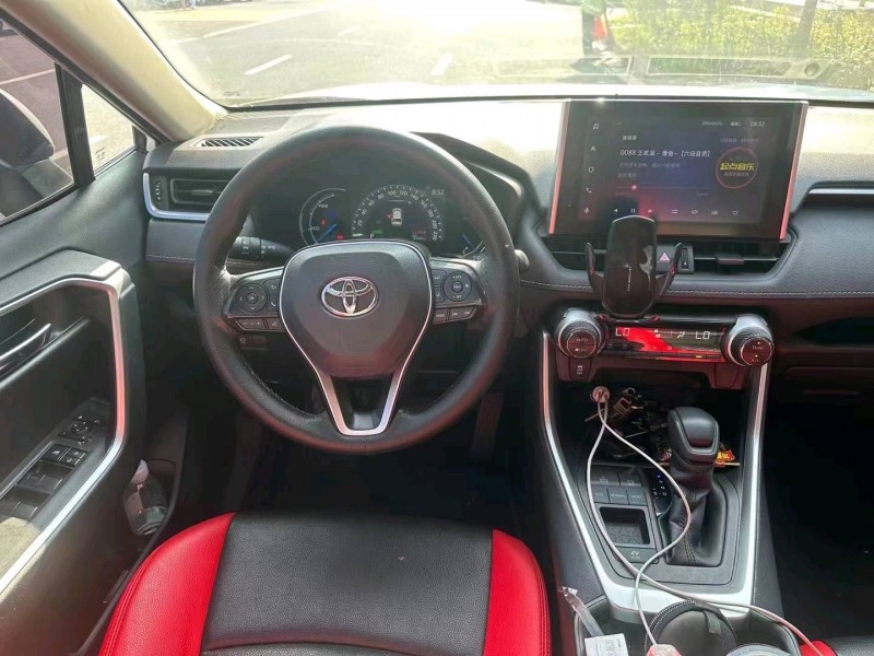 衡阳21年丰田RAV4荣放4