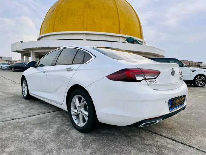 东莞21年别克君威7